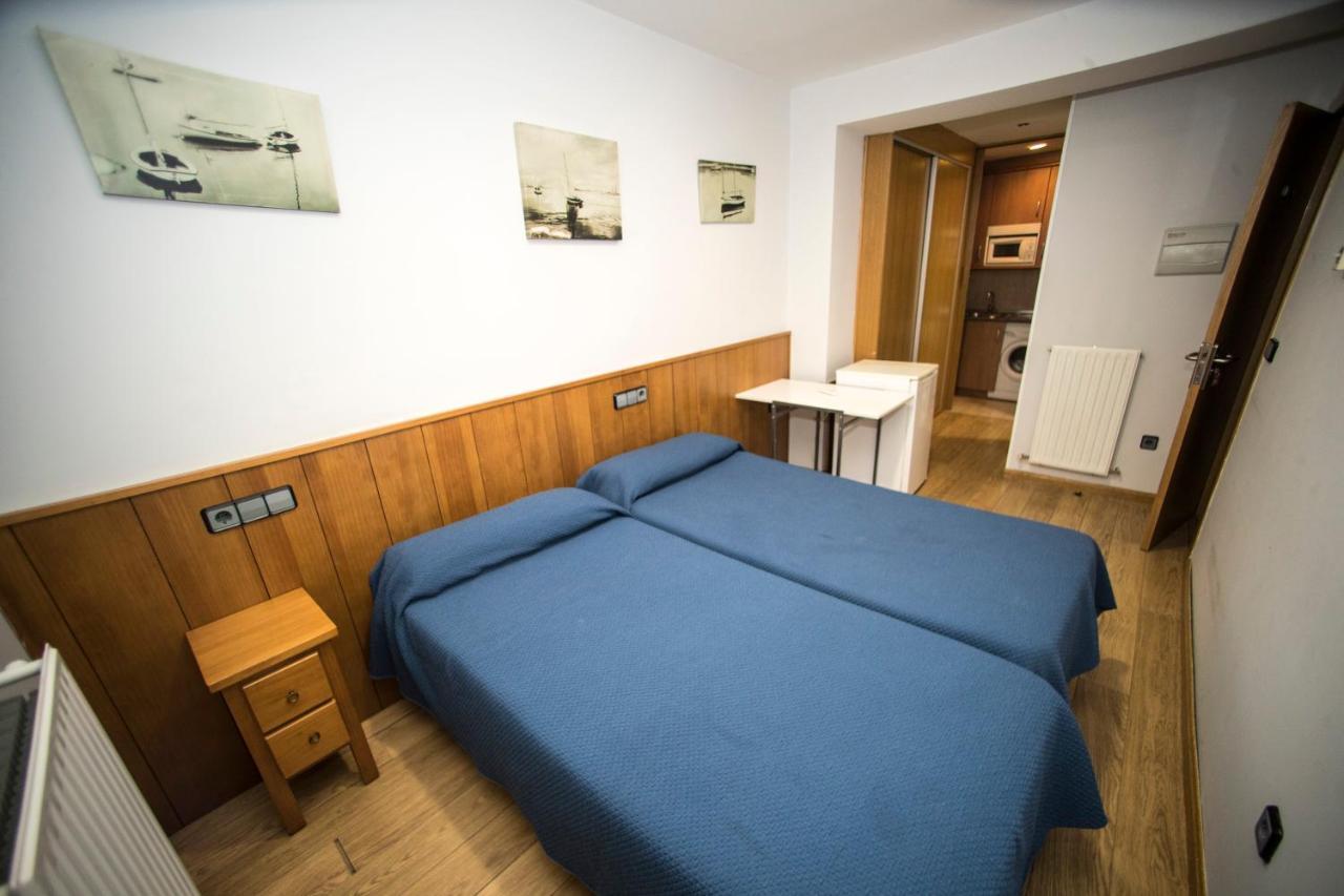 Hostal Caballeros Soria Esterno foto
