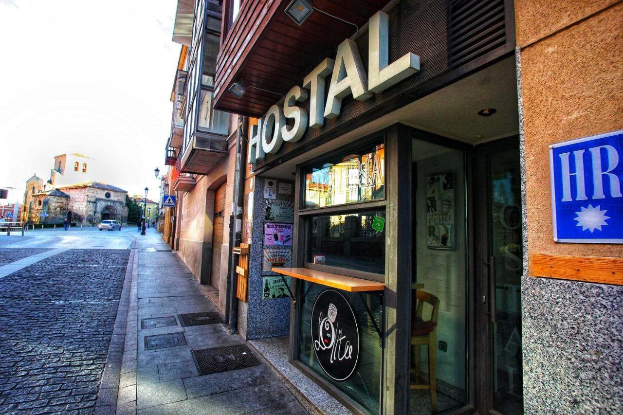 Hostal Caballeros Soria Esterno foto