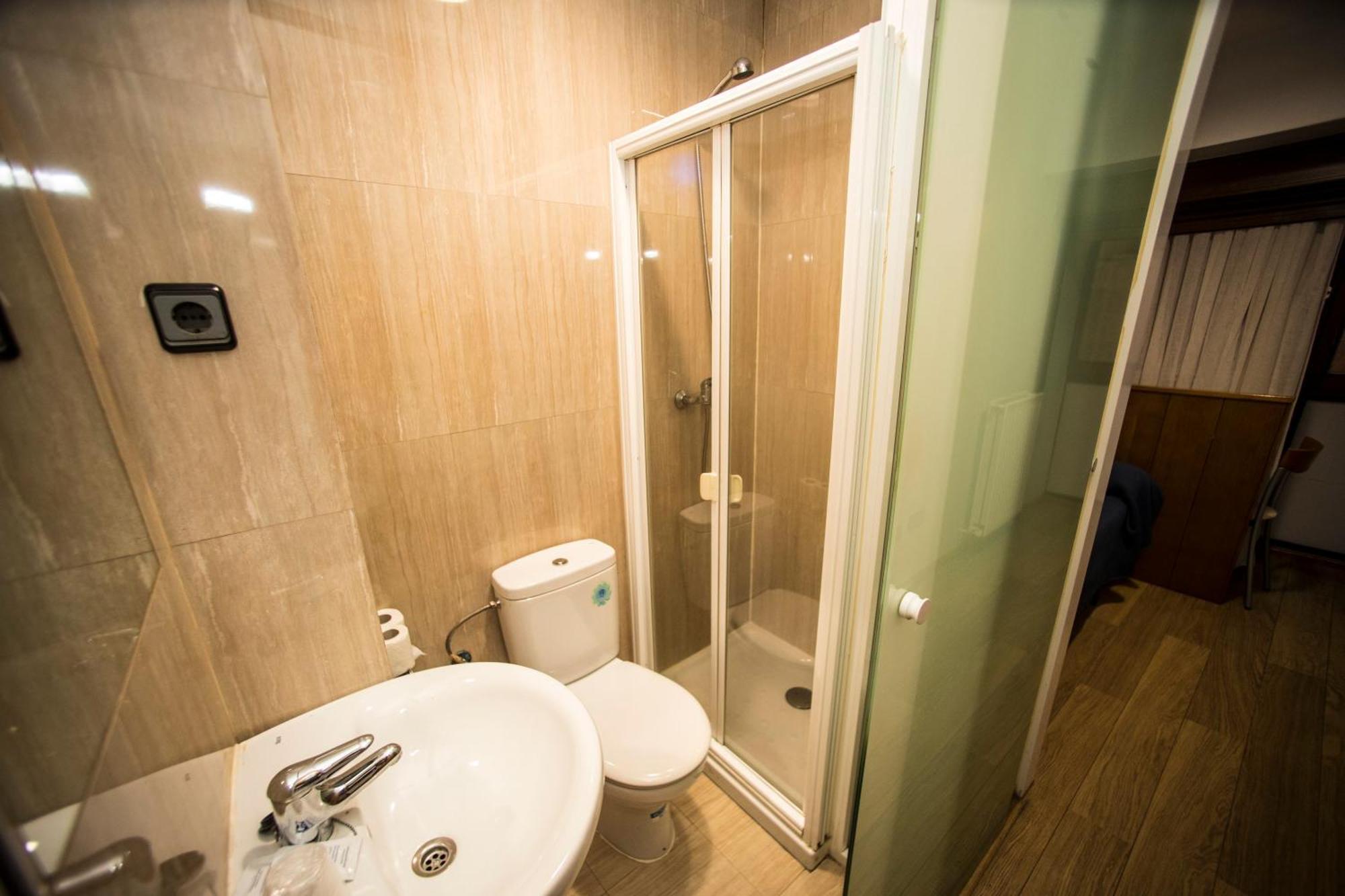Hostal Caballeros Soria Esterno foto