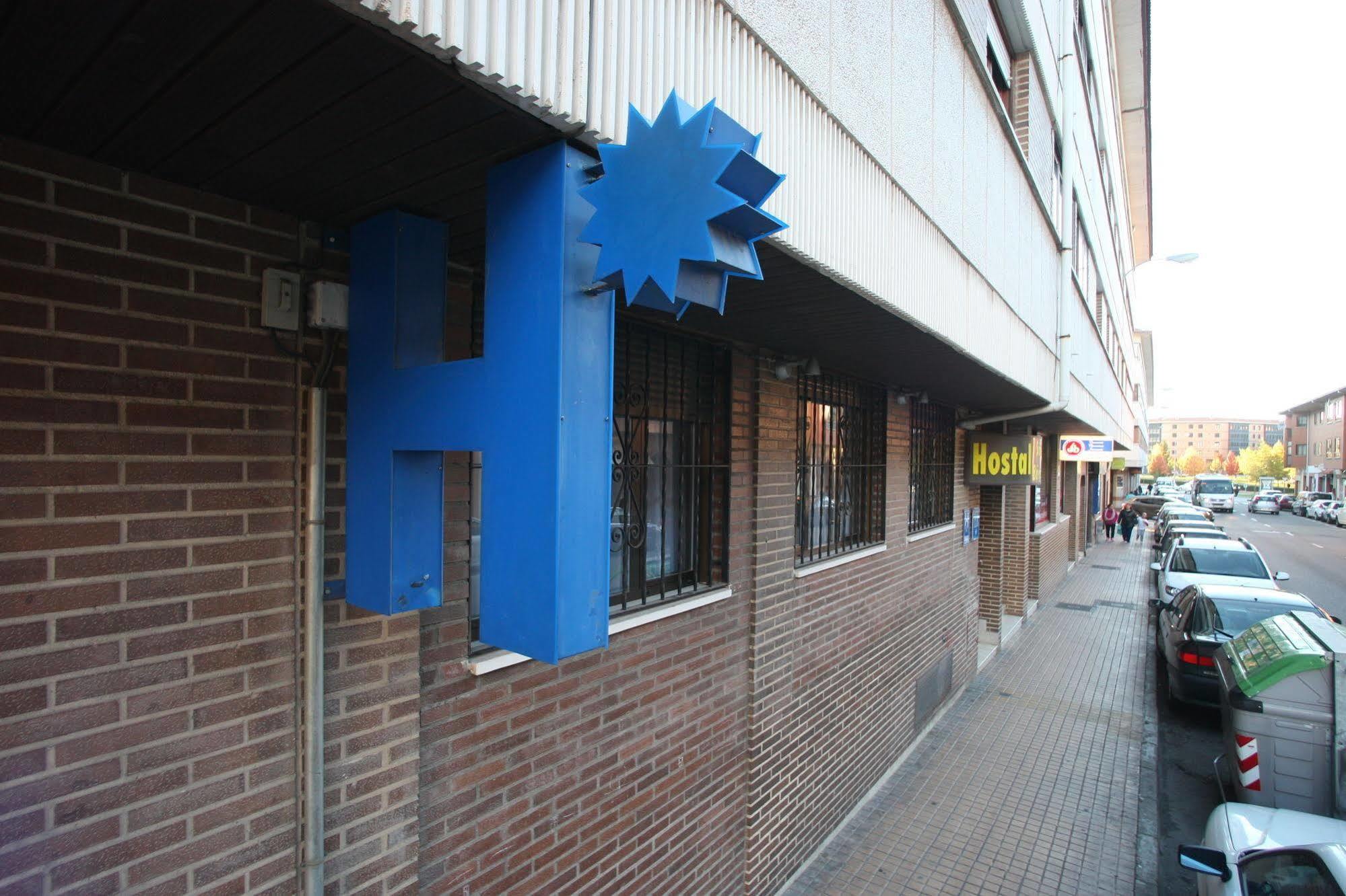 Hostal Caballeros Soria Esterno foto