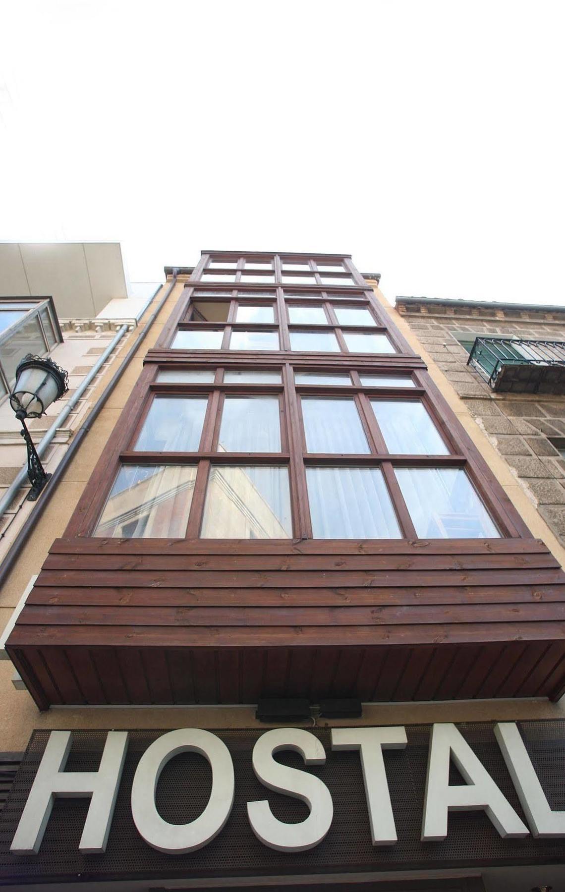 Hostal Caballeros Soria Esterno foto