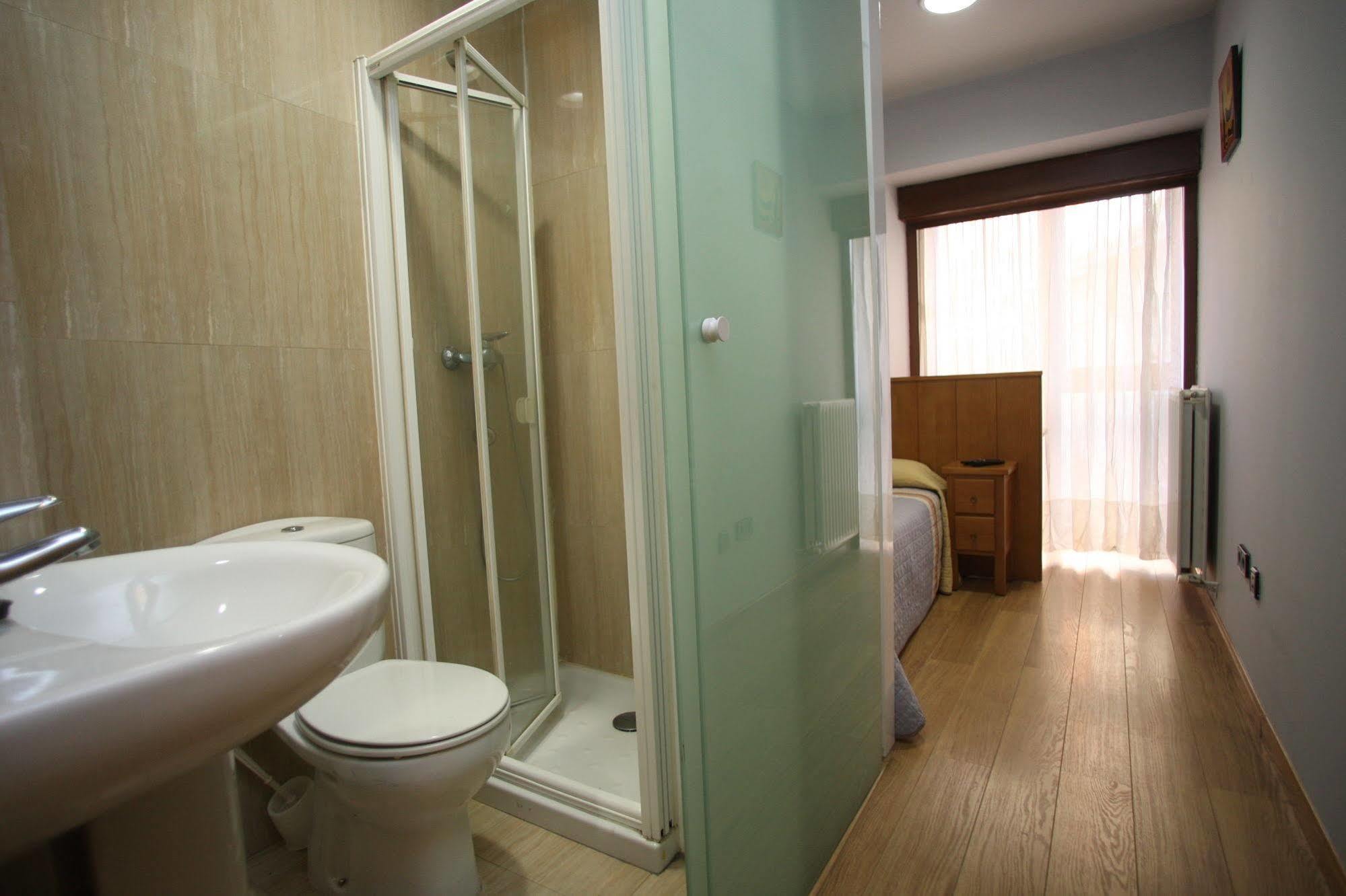 Hostal Caballeros Soria Esterno foto