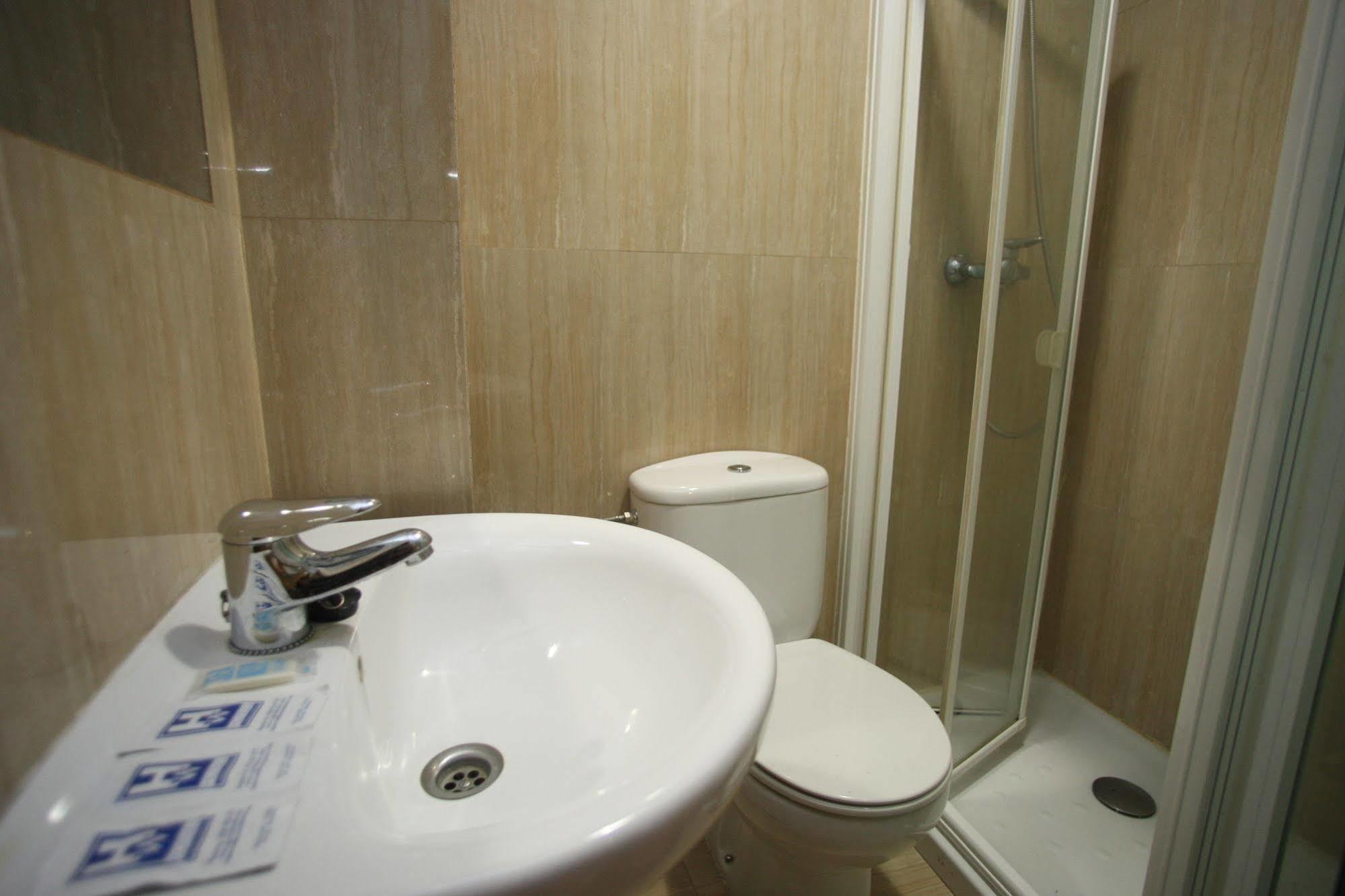 Hostal Caballeros Soria Esterno foto