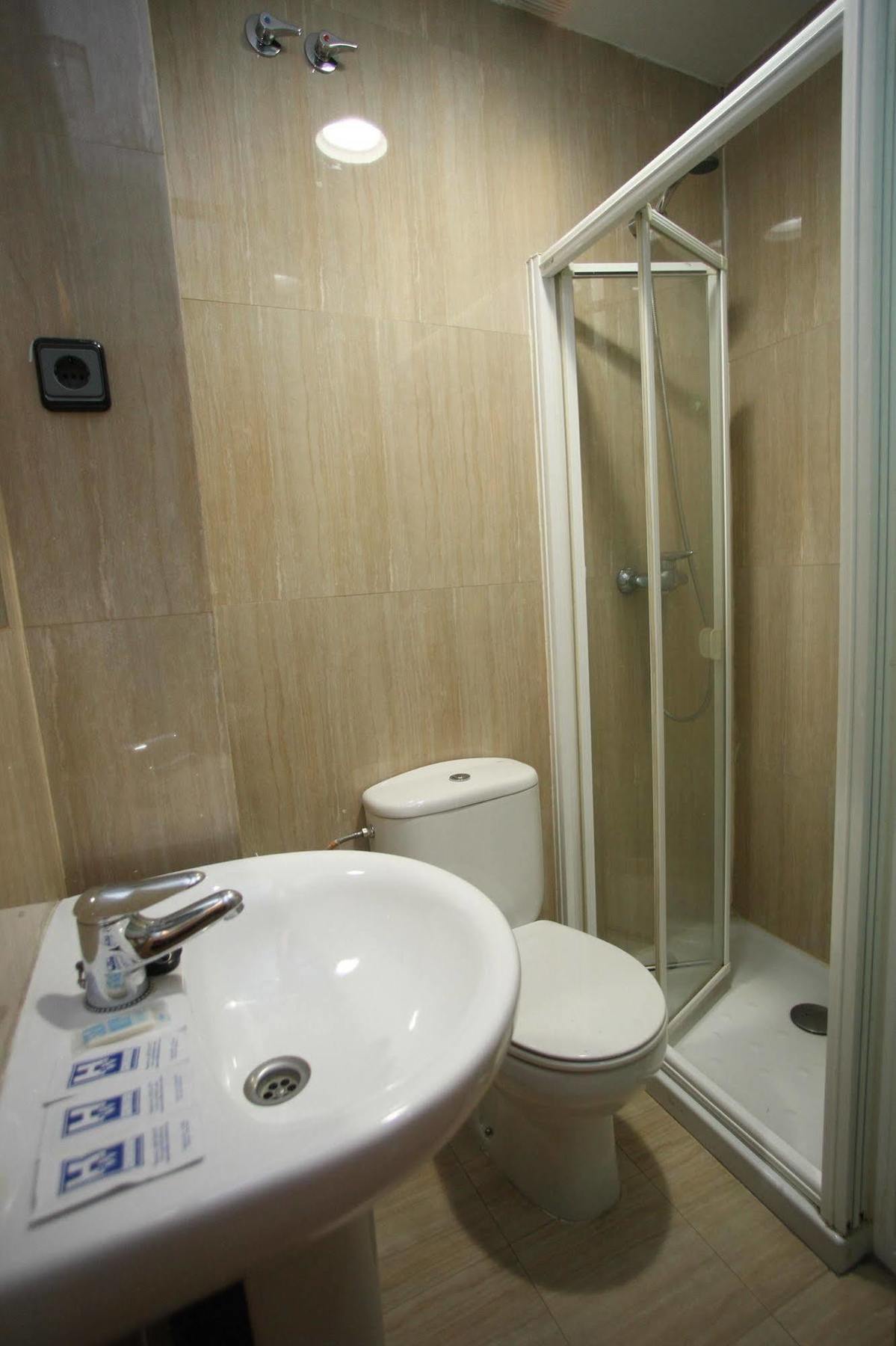 Hostal Caballeros Soria Esterno foto